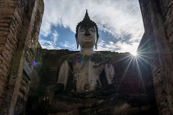 Wat Si Chum (temple) in Sukhothai historical park, Sukhothai, Thailand
