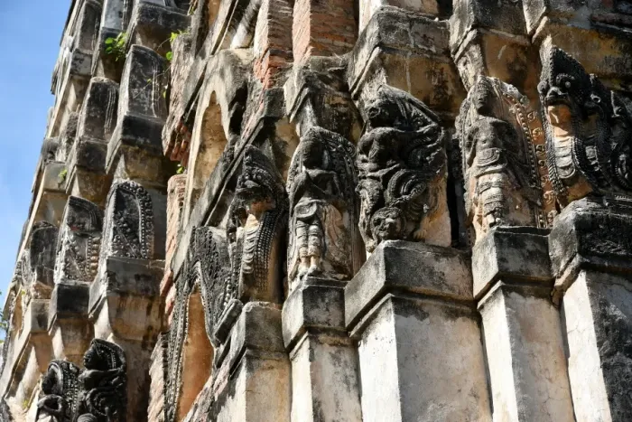 Framed Print : Wat Si Sawai sculpture Sukhothai Thailand, Asia Framed Print : Wat Si Sawai sculpture Sukhothai Thailand, Asia