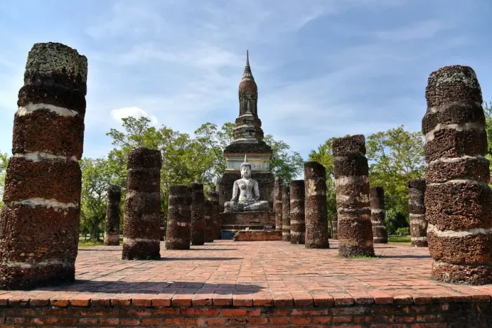 Framed Print : Wat Tra Phang Ngoen temple Sukhothai Thailand, Asia Framed Print : Wat Tra Phang Ngoen temple Sukhothai Thailand, Asia