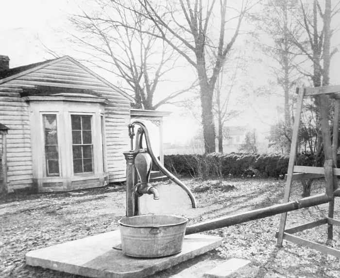 Framed Print : Water Pump at Helen Keller's Birthplace Framed Print : Water Pump at Helen Keller's Birthplace