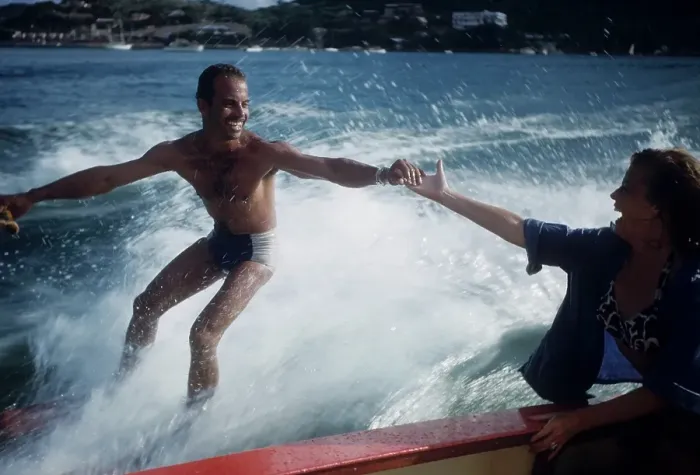 Framed Print : WATER SKIING IN ACAPULCO Framed Print : WATER SKIING IN ACAPULCO