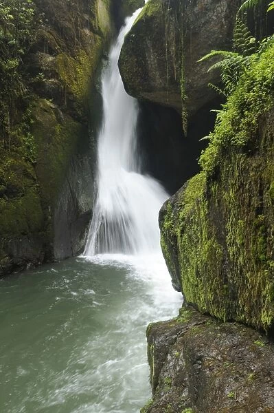Waterfall at the source of Rio Savegre, San Gerardo de Dota, Costa Rica, Central America
