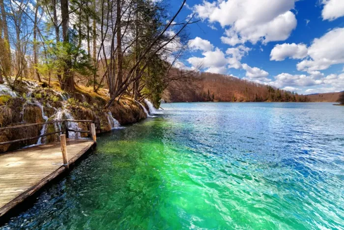 Framed Print : Waterfalls falling into lake at Plitvice Lakes NP Framed Print : Waterfalls falling into lake at Plitvice Lakes NP