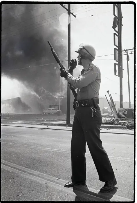 Framed Print : The Watts Riots 1965 Framed Print : The Watts Riots 1965