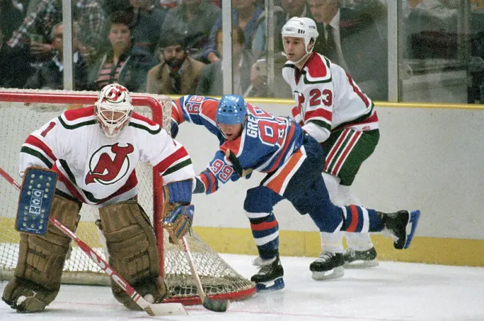 Framed Print : Wayne Gretzky in Action Framed Print : Wayne Gretzky in Action
