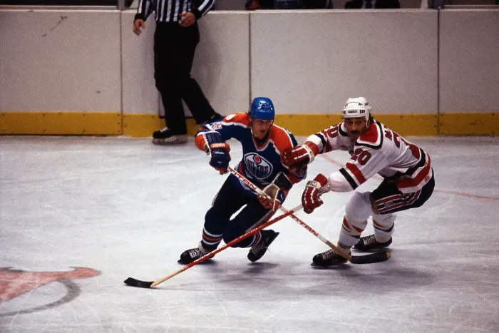 Framed Print : Wayne Gretzky Battling for Puck Control Framed Print : Wayne Gretzky Battling for Puck Control