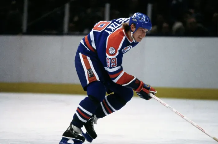 Framed Print : Wayne Gretzky Controlling the Puck Framed Print : Wayne Gretzky Controlling the Puck