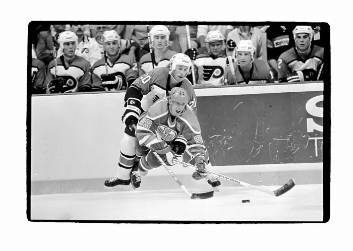 Framed Print : Wayne Gretzky and Dave Poulin Battle for Puck Framed Print : Wayne Gretzky and Dave Poulin Battle for Puck