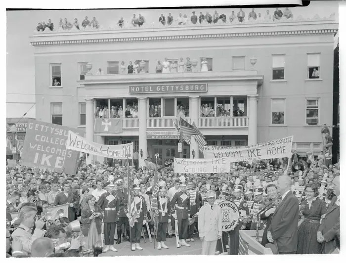 Framed Print : Welcoming Ceremony for Eisenhower