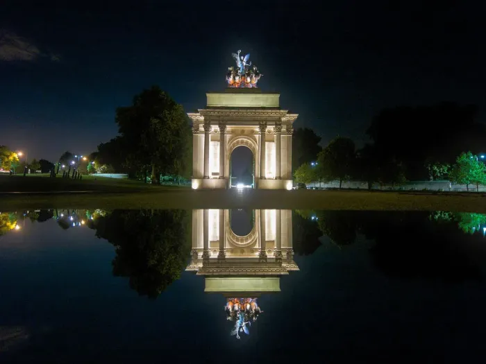 Framed Print : Wellington Arch Reflection