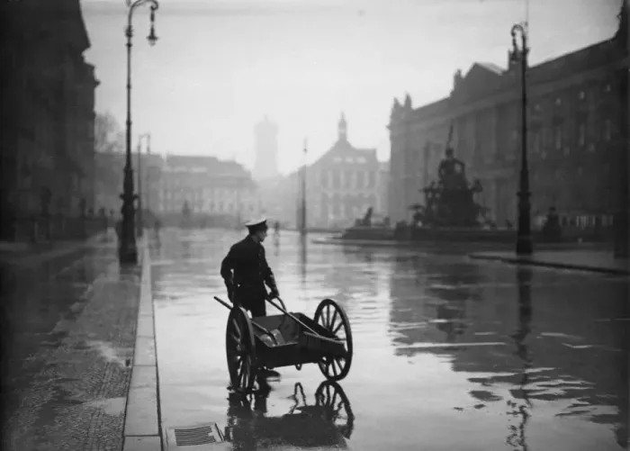 Framed Print : Wet Schlossplatz
