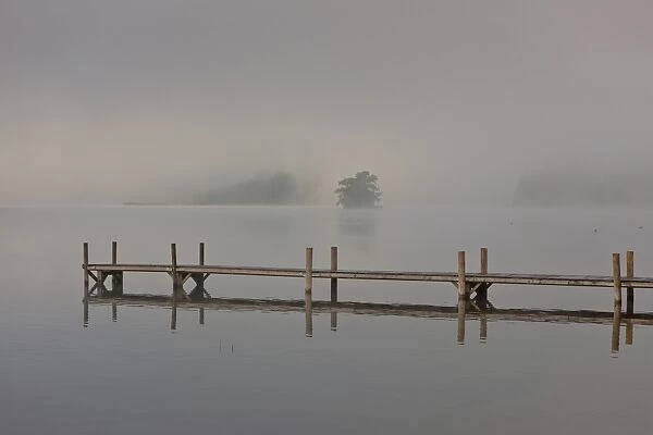Wharf in the fog on Lake Staffelsee with the island of Woerth near Seehausen, Murnau, Upper Bavaria, Bavaria, Germany, Europe, PublicGround
