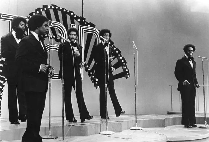 Framed Print : The Whispers Performing On Soul Train