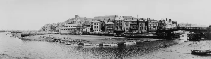 Framed Print : Whitby Bay