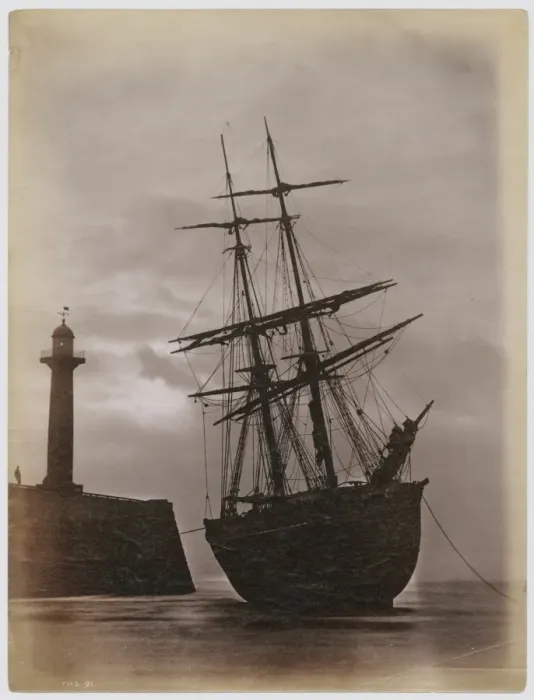 Framed Print : Whitby Harbour Framed Print : Whitby Harbour