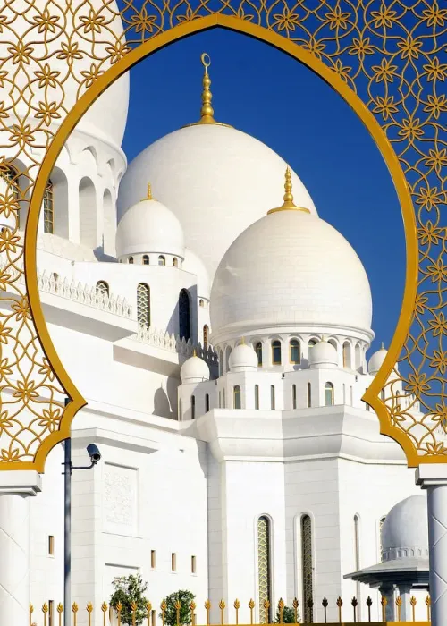 Framed Print : The White Domes of Sheikh Zayed Mosque Framed Print : The White Domes of Sheikh Zayed Mosque