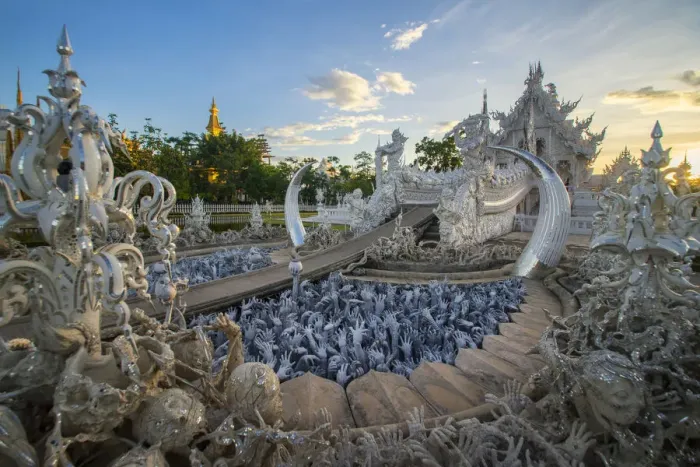 Framed Print : White temple after the earthquake (Wat Rong Khun) Framed Print : White temple after the earthquake (Wat Rong Khun)