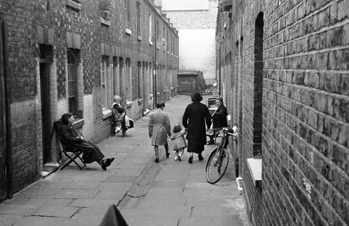 Framed Print : Whitechapel Alley Framed Print : Whitechapel Alley