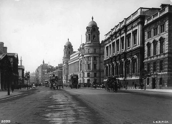 Whitehall. 1900: The War Office (centre) on Whitehall, London