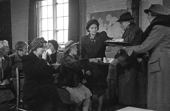 Framed Print : WI Gossip. 20th January 1945: Members of the Groombridge Women's Institute Framed Print : WI Gossip. 20th January 1945: Members of the Groombridge Women's Institute