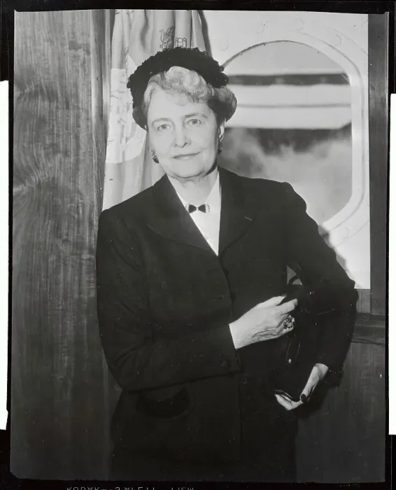 Framed Print : Wife of American Ambassador to Russia Framed Print : Wife of American Ambassador to Russia