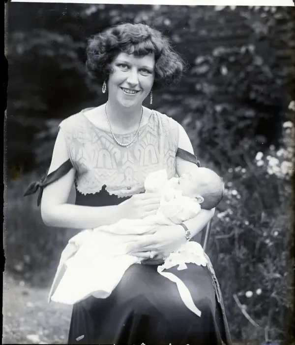 Framed Print : Wife Of Baseball Player Ryan W / Baby Framed Print : Wife Of Baseball Player Ryan W / Baby