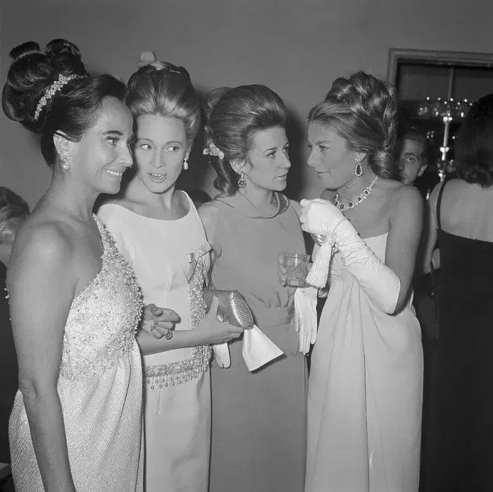 Framed Print : Wife and Daughters of Henry Ford II with Merle Oberon Framed Print : Wife and Daughters of Henry Ford II with Merle Oberon