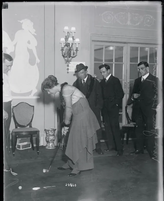 Framed Print : Wife of John Barrymore Golfing Framed Print : Wife of John Barrymore Golfing