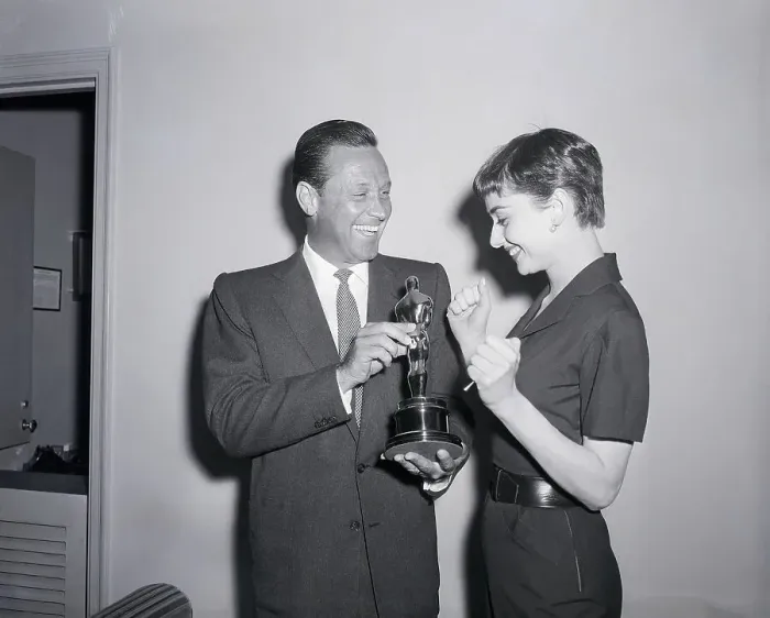 Framed Print : William Holden Handing Audrey Hepburn Oscar Framed Print : William Holden Handing Audrey Hepburn Oscar