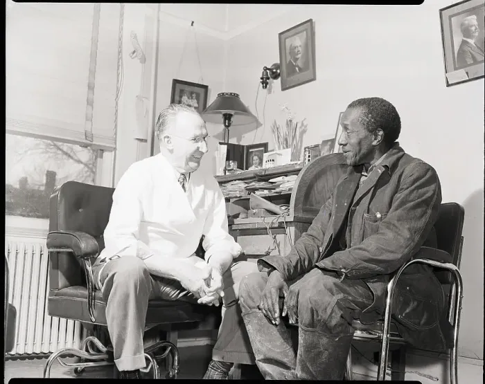 Framed Print : William Pressly(L) & Tom Griffin(R) Talk Framed Print : William Pressly(L) & Tom Griffin(R) Talk