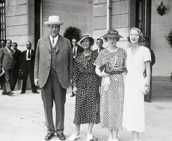 Framed Print : William Randolph Hearst Sr. and Party While in Europe Framed Print : William Randolph Hearst Sr. and Party While in Europe