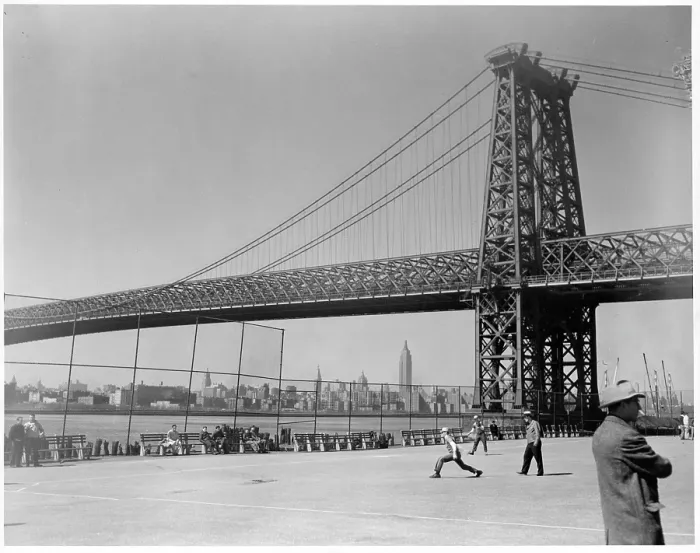 Framed Print : The Williamsburg Bridge In New York City, New York Framed Print : The Williamsburg Bridge In New York City, New York