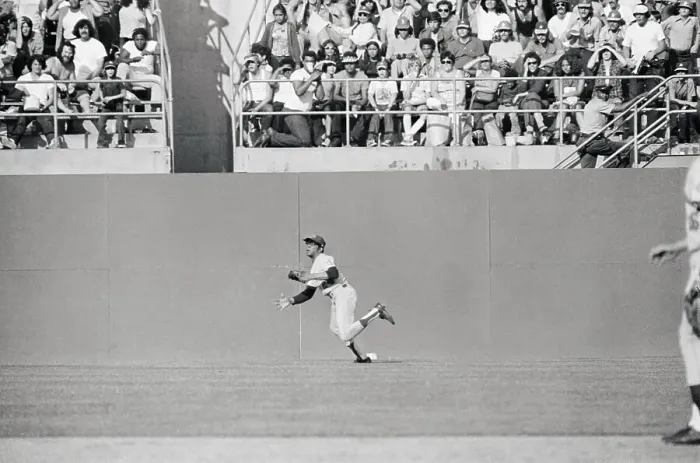 Framed Print : Willie Mays Going for The Ball Framed Print : Willie Mays Going for The Ball