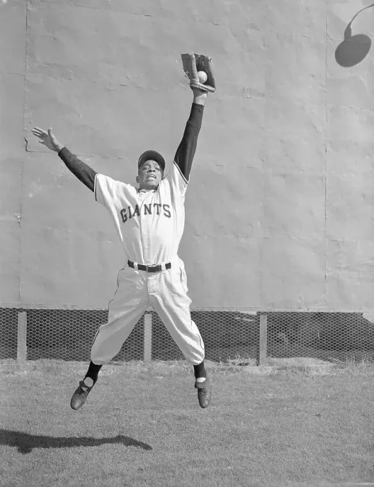 Framed Print : Willie Mays Jumping in Baseball Play Framed Print : Willie Mays Jumping in Baseball Play