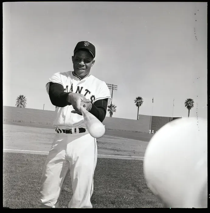Framed Print : Willie Mays Swinging Baseball Bat Framed Print : Willie Mays Swinging Baseball Bat