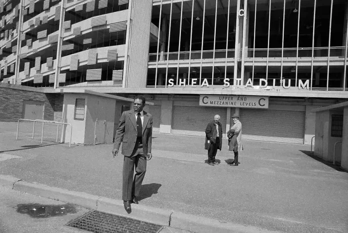 Framed Print : Willie Mays Walking from Shea Stadium Framed Print : Willie Mays Walking from Shea Stadium