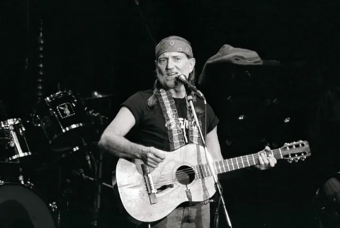 Framed Print : Willie Nelson Singing Before a Japanese Audience Framed Print : Willie Nelson Singing Before a Japanese Audience