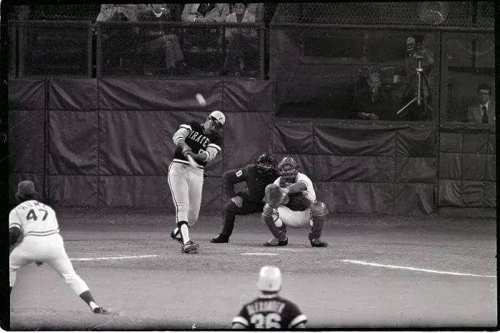 Framed Print : Willie Stargell Hitting Home Run Framed Print : Willie Stargell Hitting Home Run