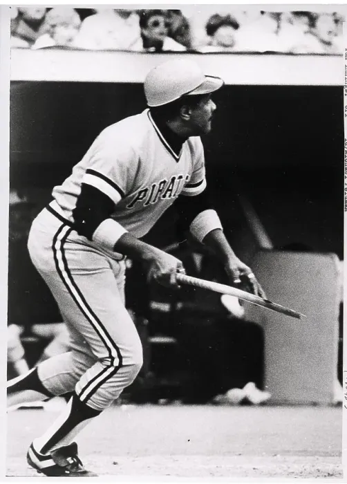 Framed Print : Willie Stargell W / Splintered Bat Framed Print : Willie Stargell W / Splintered Bat