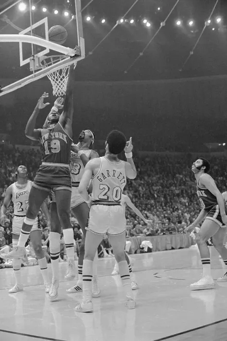 Framed Print : Willis Reed Doing a Lay-up Framed Print : Willis Reed Doing a Lay-up