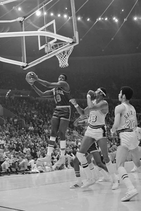 Framed Print : Willis Reed Doing a Lay-up Framed Print : Willis Reed Doing a Lay-up