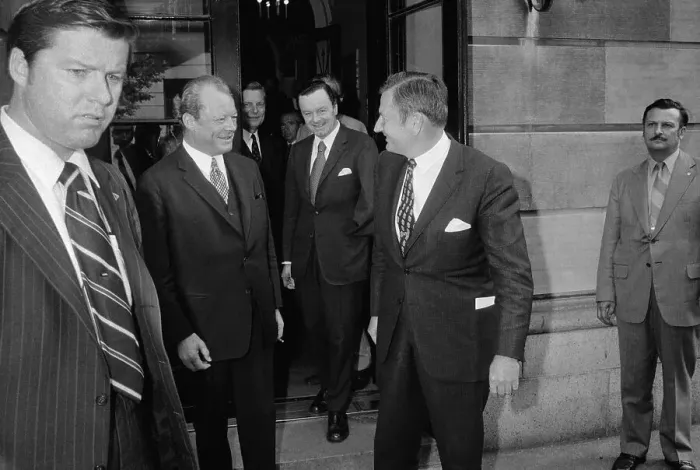 Framed Print : Willy Brandt and David Rockefeller Saying Goodbye Framed Print : Willy Brandt and David Rockefeller Saying Goodbye