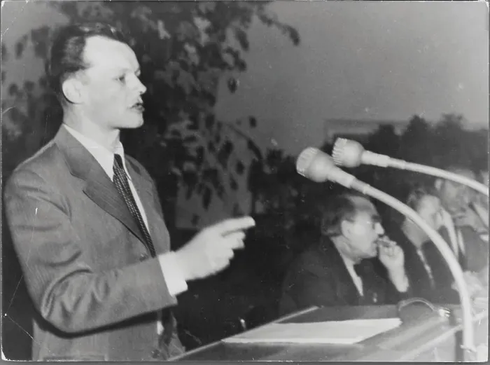 Framed Print : Willy Brandt Speaking Framed Print : Willy Brandt Speaking