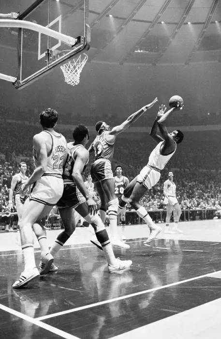 Framed Print : Wilt Chamberlain Blocking Willis Reed Framed Print : Wilt Chamberlain Blocking Willis Reed