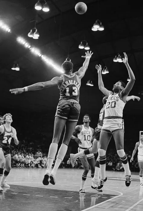Framed Print : Wilt Chamberlain and Bob Boozer Leaping for Ball Framed Print : Wilt Chamberlain and Bob Boozer Leaping for Ball