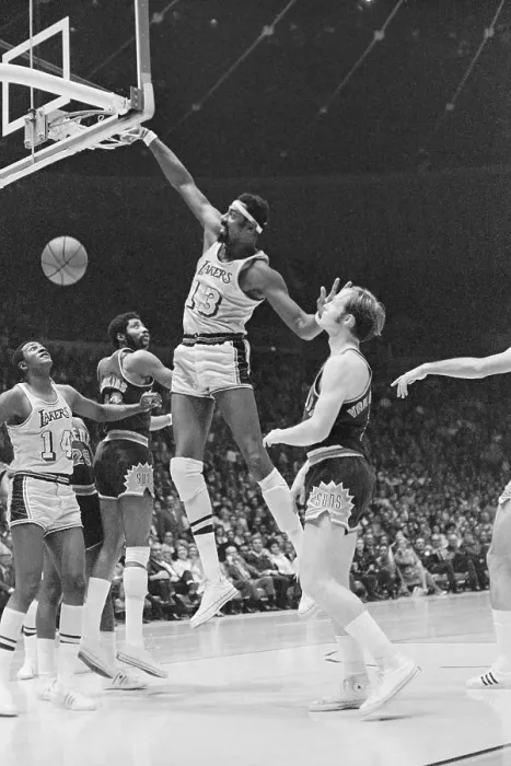 Framed Print : Wilt Chamberlain Dunking Basketball Framed Print : Wilt Chamberlain Dunking Basketball