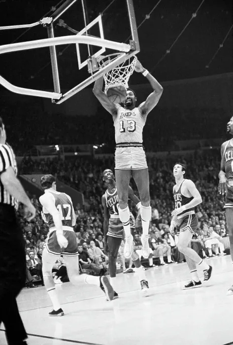 Framed Print : Wilt Chamberlain Dunking Larry Siegried Framed Print : Wilt Chamberlain Dunking Larry Siegried