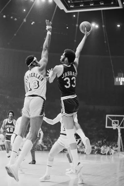 Wilt Chamberlain vs Kareem Abdul-Jabbar NBA Playoff Art