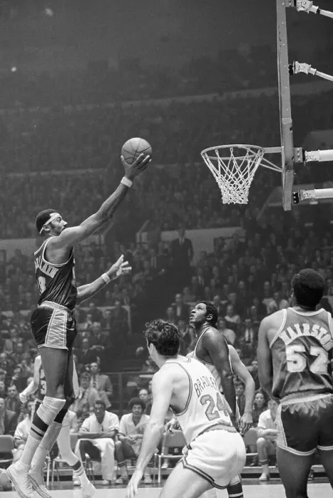 Framed Print : Wilt Chamberlain Shooting Ball in Basket Framed Print : Wilt Chamberlain Shooting Ball in Basket