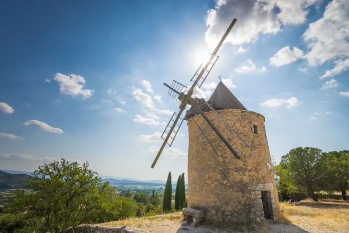 Framed Print : The windmill in the village of Apt